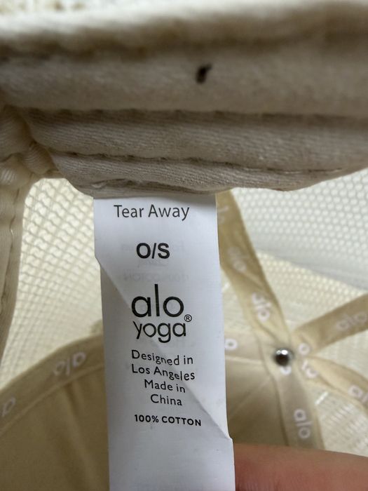 Sapca Alo Yoga bej cu plasa
