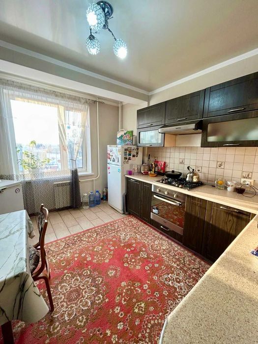 Продам трехкомнатную квартиру