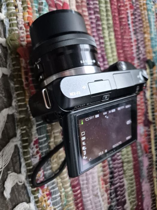 Sony NEX F3 + Sony SELP1650 (power zoom)