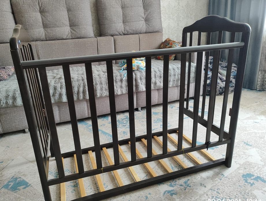 Продам детскую кроватку