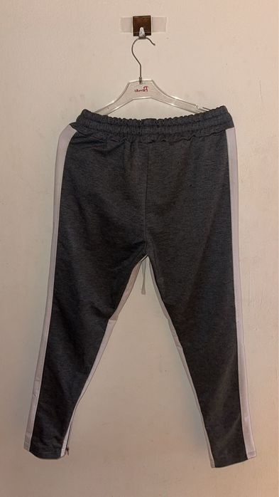2 perechi de pantaloni