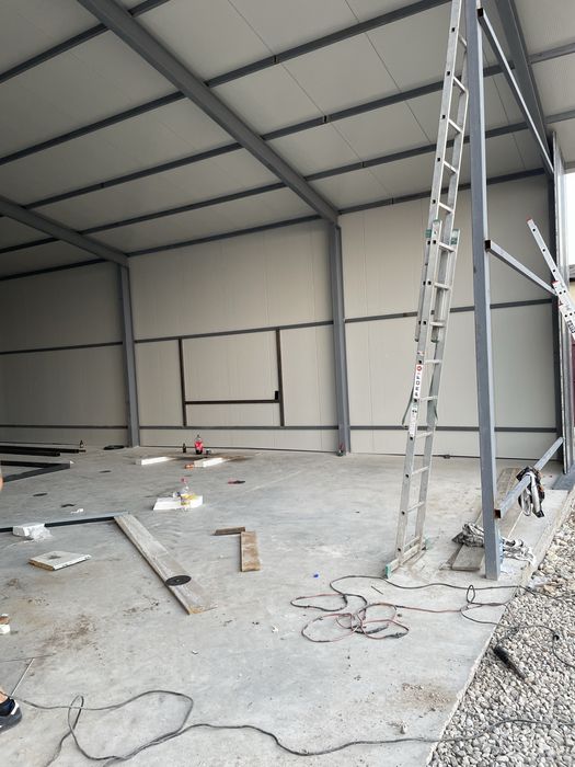 Service auto pe structura metalica 11 x 30 din profil ipe 220 si panou