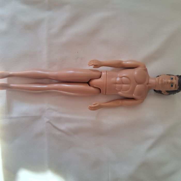 Продавам кукли  Барби.