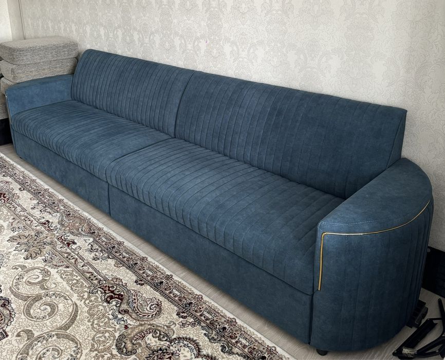 Диван вместительный