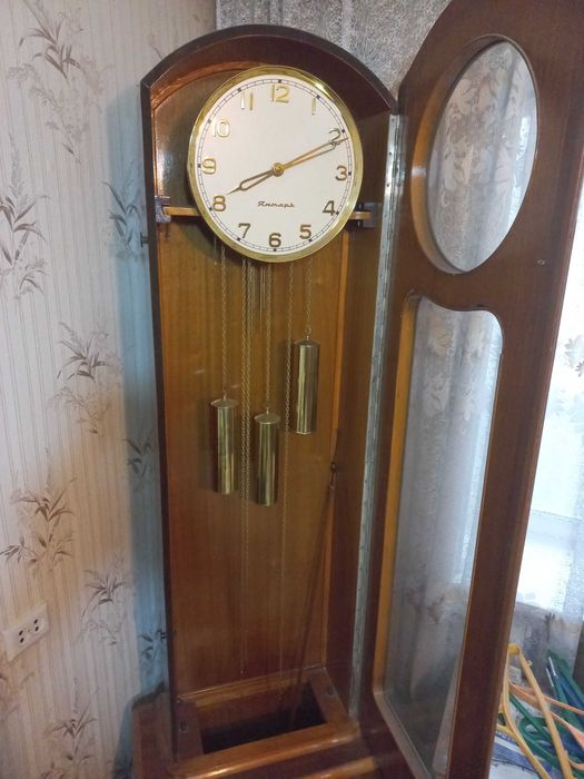 настольные часы.