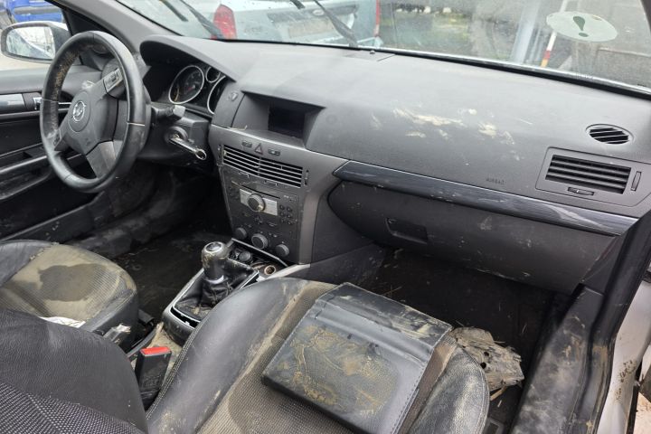 Lampa / Tripla stop dreapta pe aripa Opel Astra H