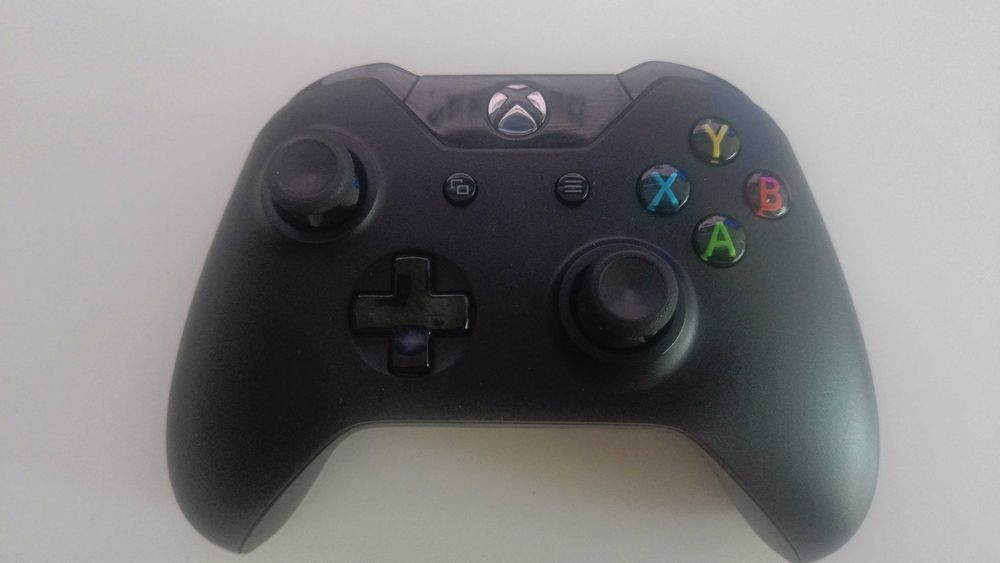 Продавам XBOX One контролери