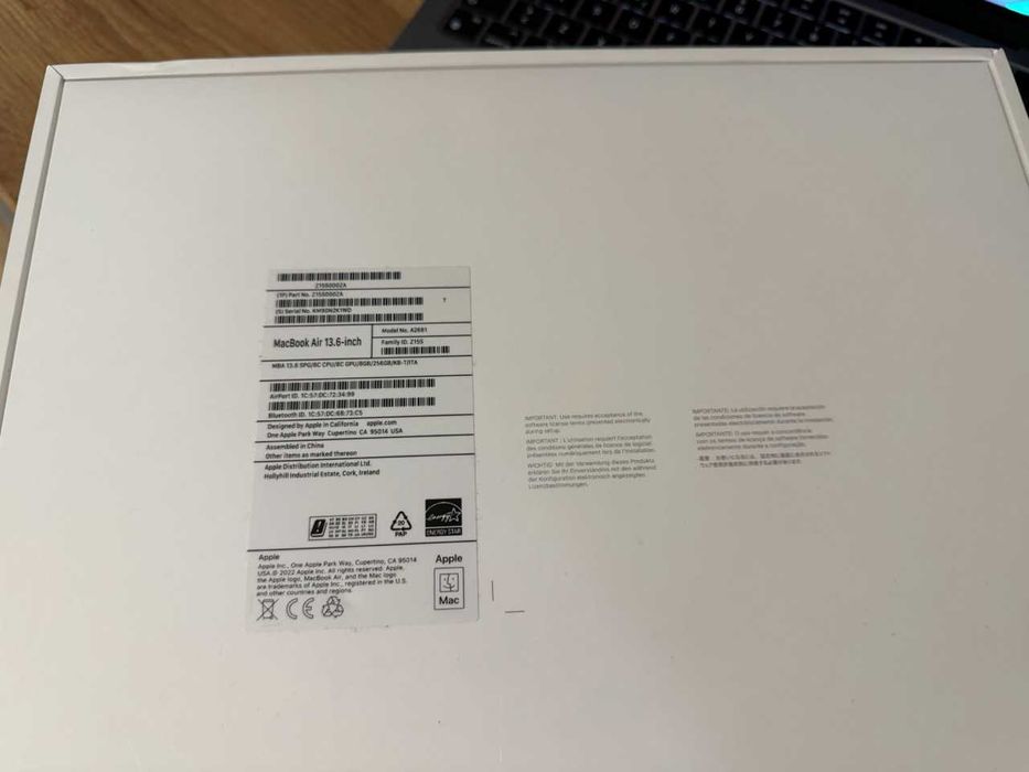 Macbook AIR 13" M2 8GB RAM, 256GB SSD, 94% батерия