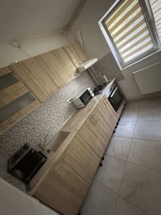 Inchiriez apartament