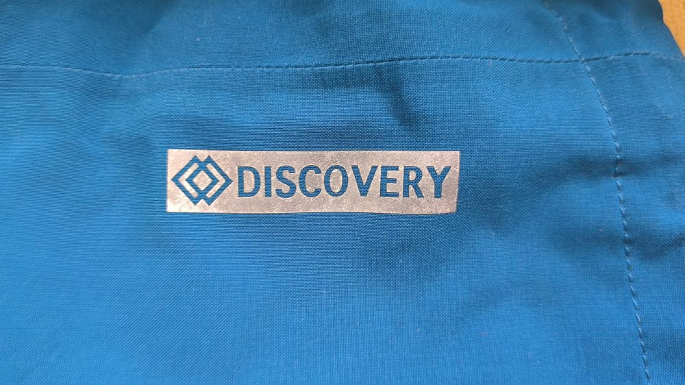 Пролетно-есенно яке непромокаемо с 5 външни и вътрешен джоб.