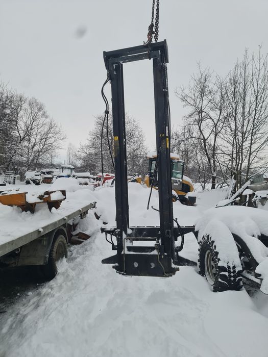 Incarcator/brat în tiranti tractor