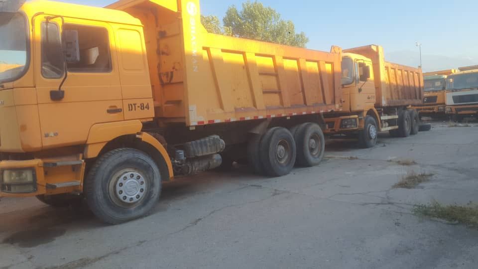 Eski ogʻir yuk mashinasi