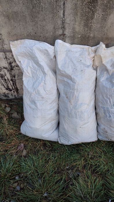Gunoi ,,găinaț de porumbel" îngrășământ natural