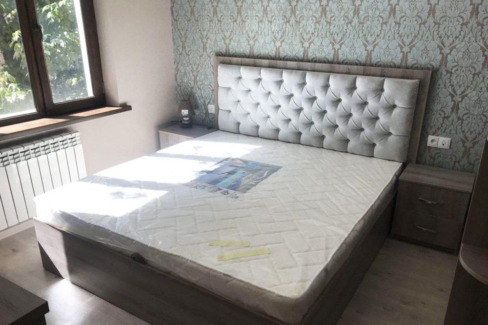 Кровать спальная