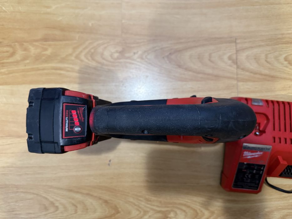 Milwaukee M18 BJS Зеге