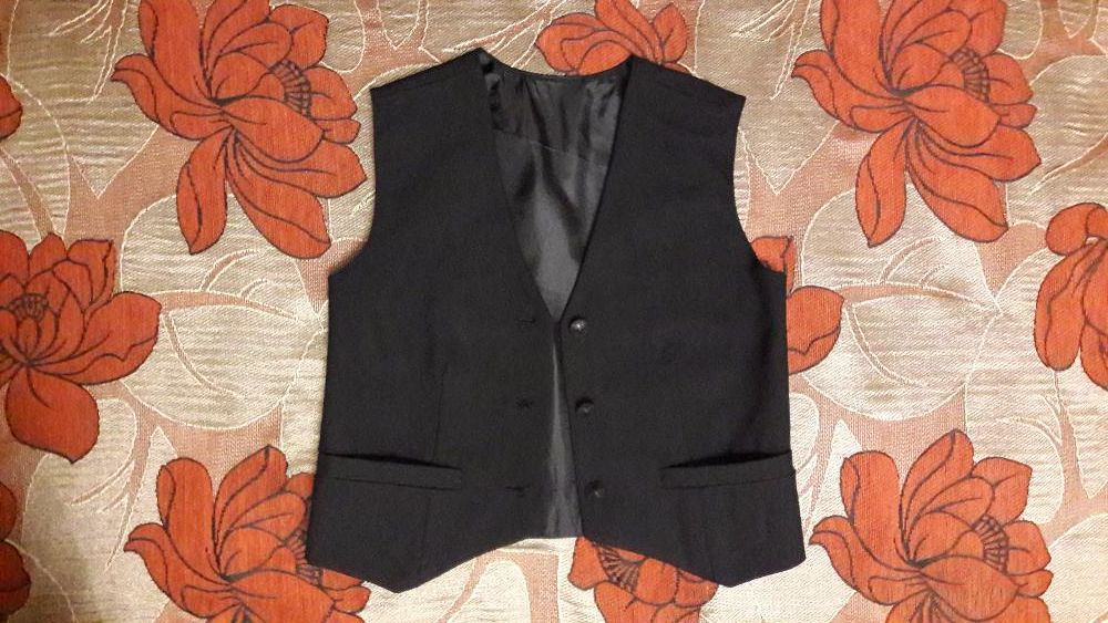 Продам школьную одежду