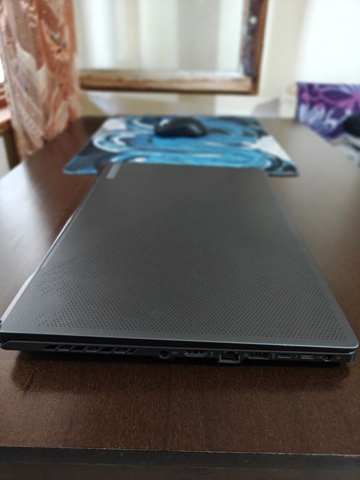 Asus Rog Zephyrus m16