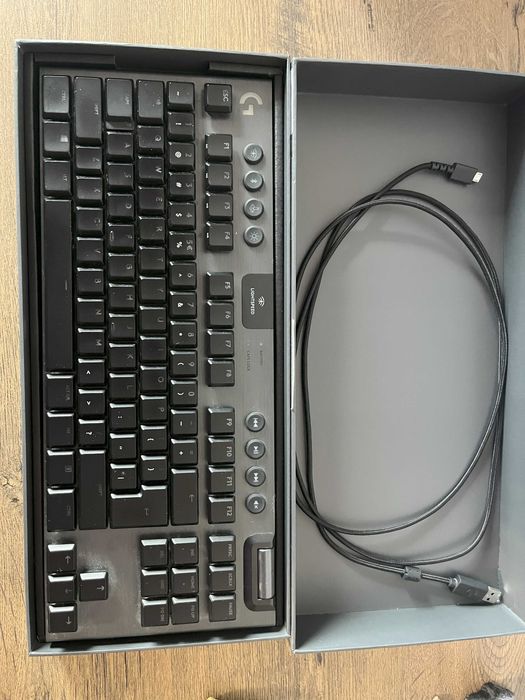 Клавиатура Logitech g915 tkl