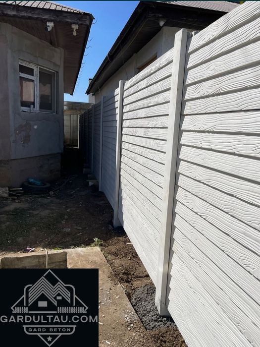 Garduri prefabricate din beton de la gardultau.com placi de gard stalp