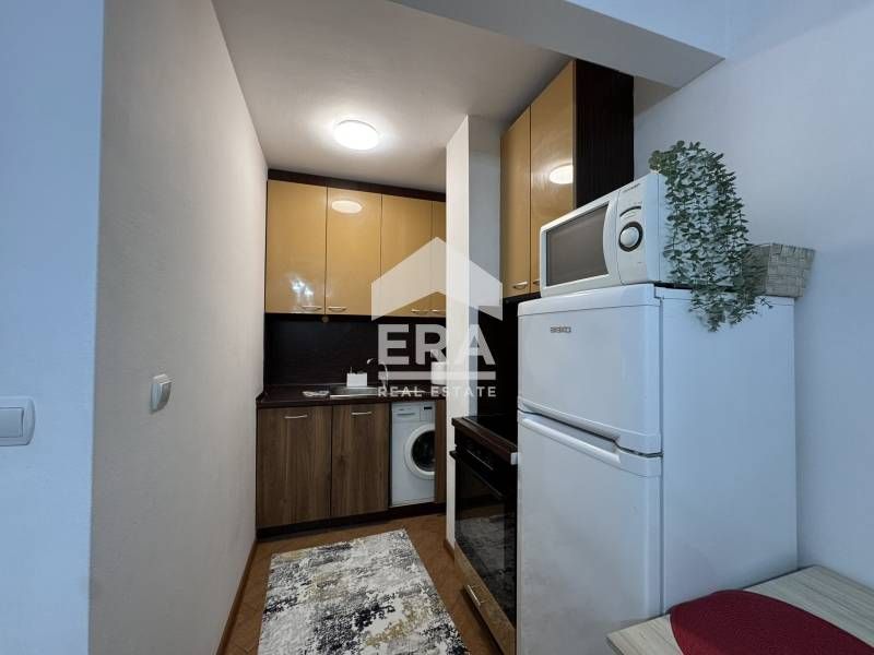 Дава се под наем Тристаен апартамент в Варна, Базар Левски - 70 кв.м за 648.21 € - Снимка #2