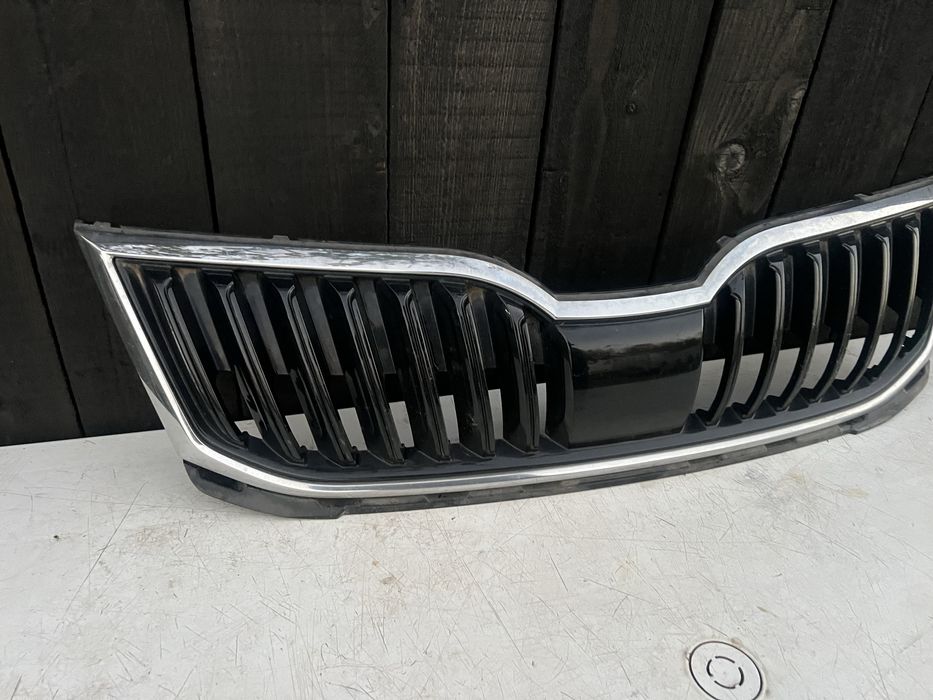 Grila radiator skoda octavia 3