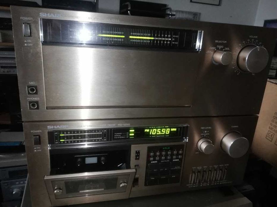 Vand aparat de colectie,radiocasetofon SHARP RS1255,vintage