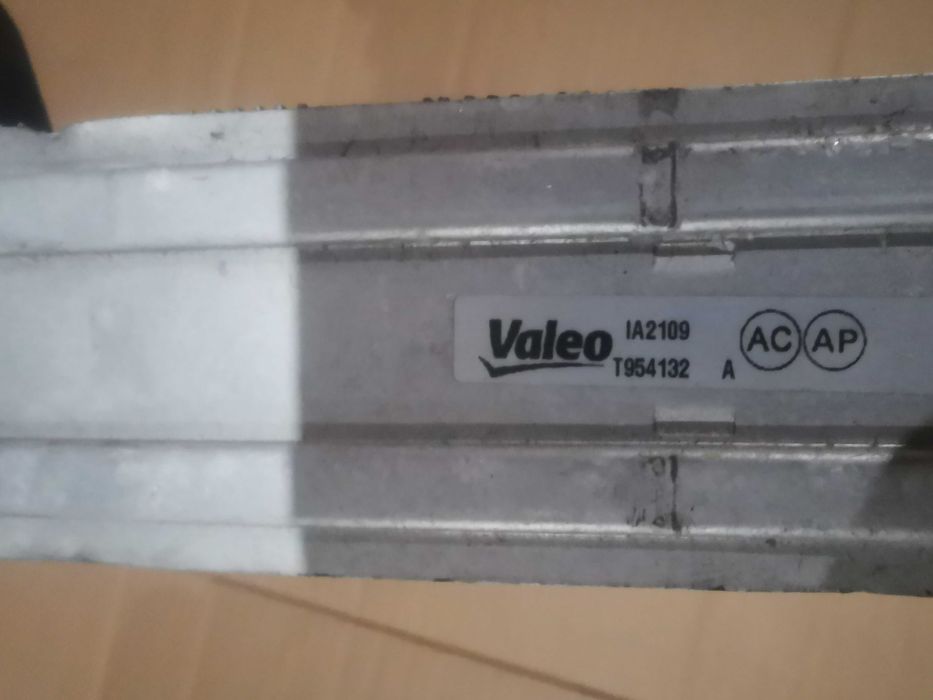 Интеркулер Peugeot Citroen  1.6 HDI