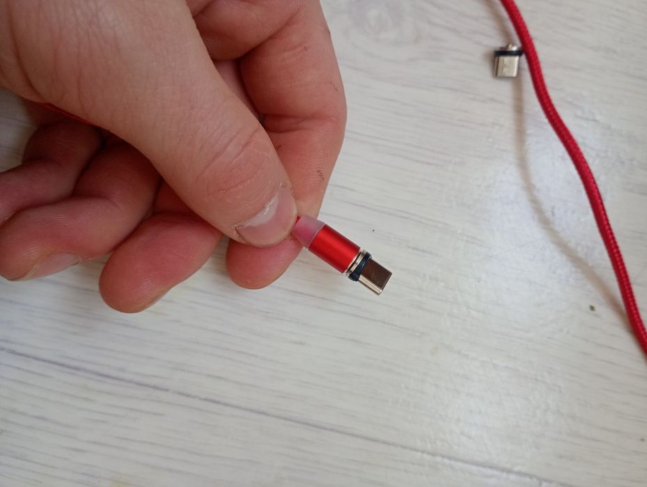USB кабель с магнитным наконечникником