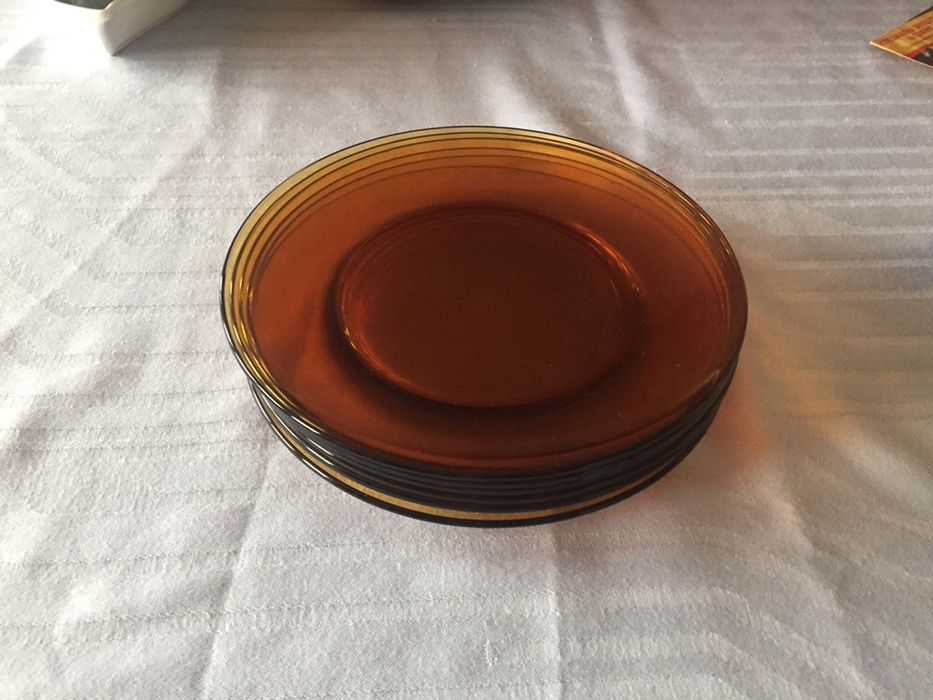 Чинии цвят: Кафеви