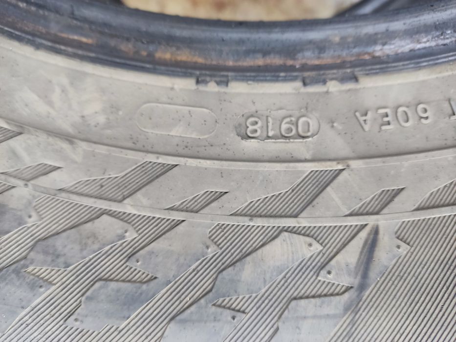 Продам зимние шины 245х65R17