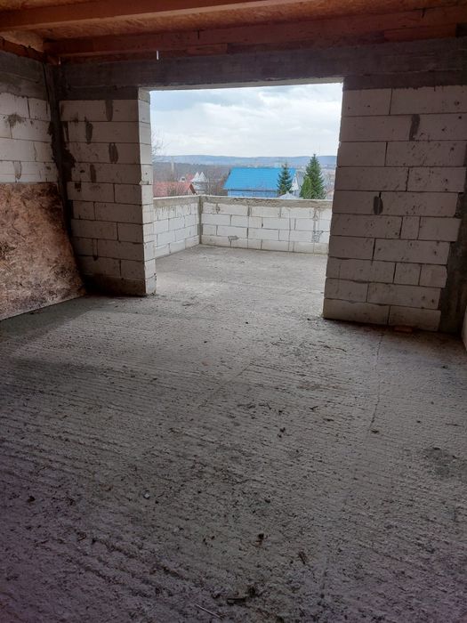 Vânzare vilă spațioasă cu teren 1.200 mp