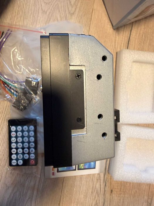 Player auto 2DIN 7018B 7" Touch Bluetooth USB MirrorLink + telecomandă