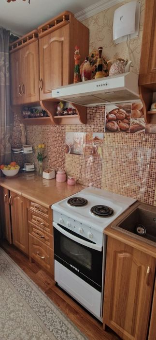 Продам 4 комнатную квартиру