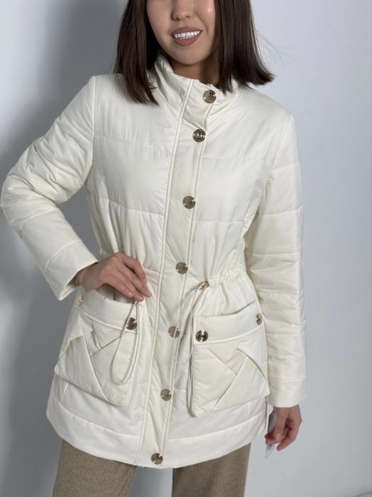 Демисезонная куртка от LASGRADA