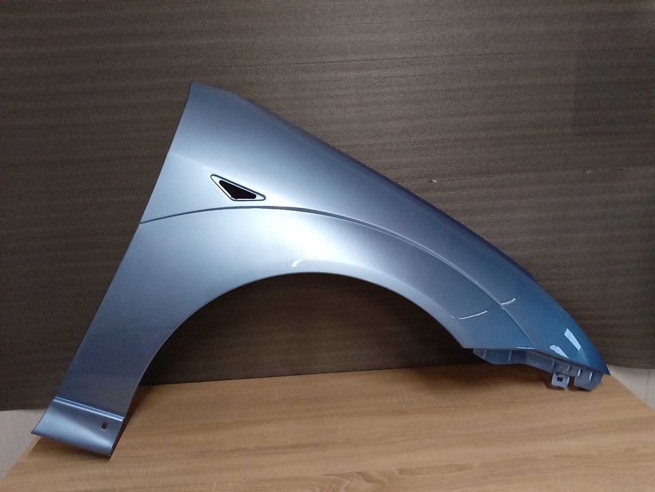 Aripa Fata Dreapta Ford Focus 1/I An 1998-2004 (Albastru Deschis)
