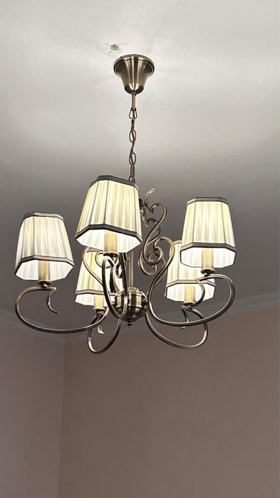 Продам люстру европейского качества