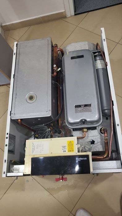 Газов котел Buderus Logamax U012-28T60 – 28 kW с вграден бойлер 60