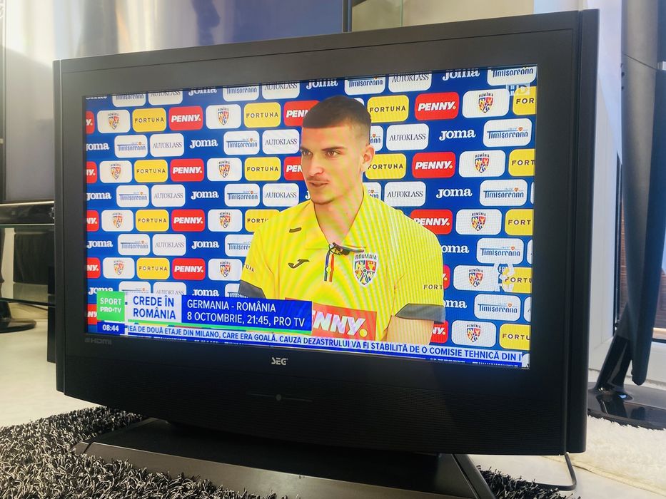 Vand TV LCD SEG - 66”