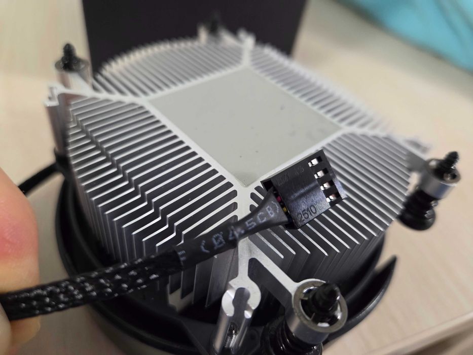 Оригинален вентилатор и радиатор AMD за Socket AM4 (нов)