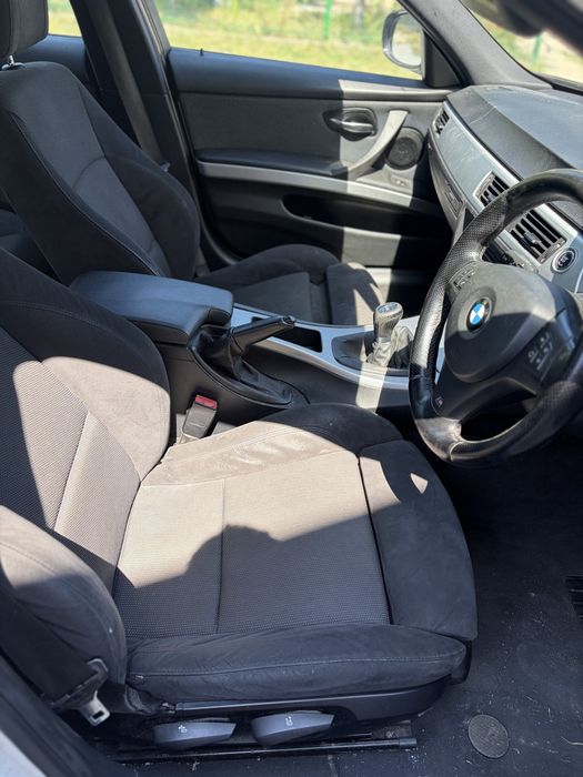 Dezmembrez bmw e90 facelift m pachet