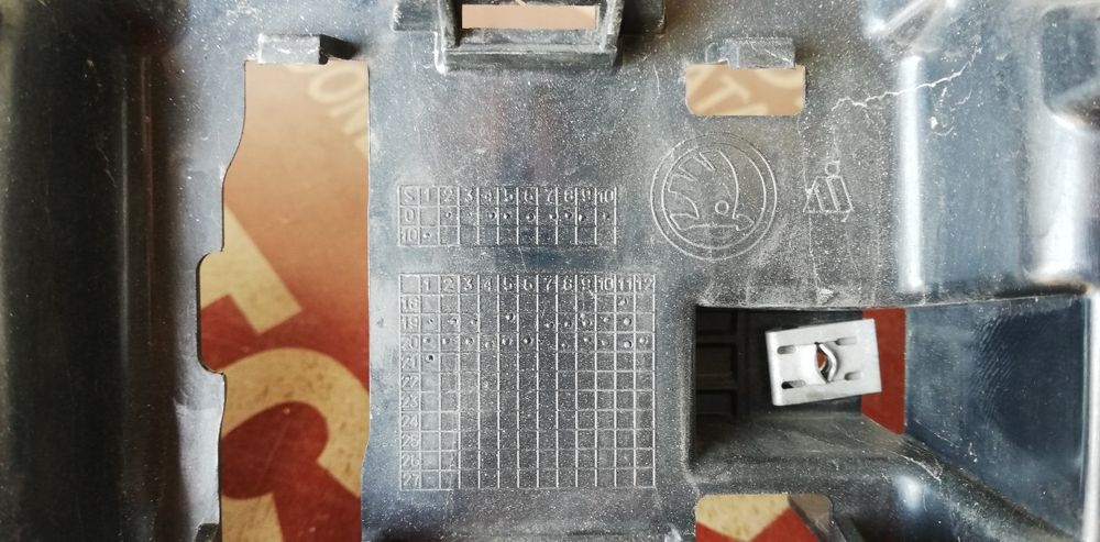 2 броя Радиаторна решетка Skoda Octavia 4 2020-