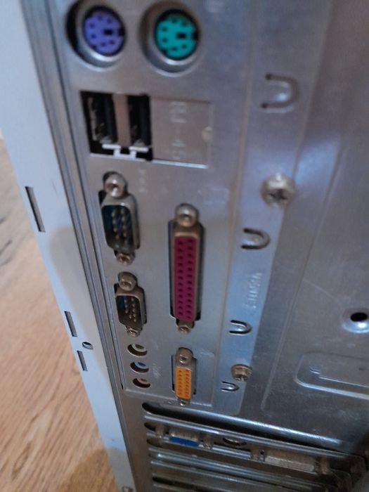 Ретро  настолен компютър