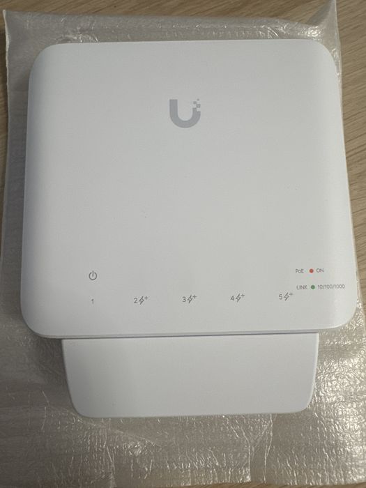 Switch ubiquity USW Flex nou