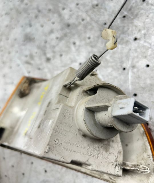 Lampa semnalizare fata dreapta 46402655 46402655 Fiat Punto prima gen