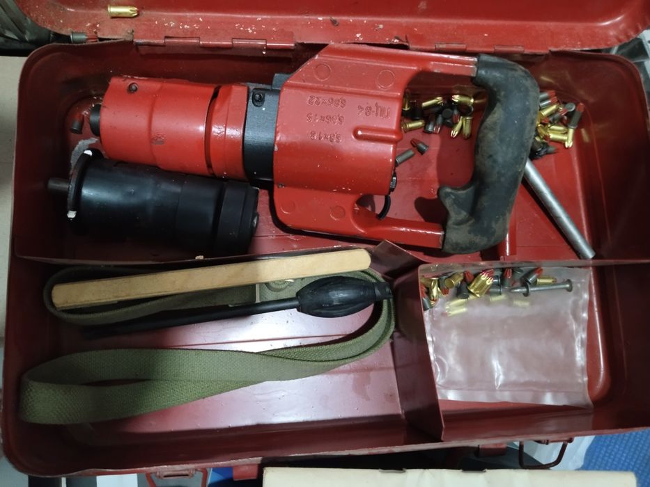 Продам пистолет монтажный