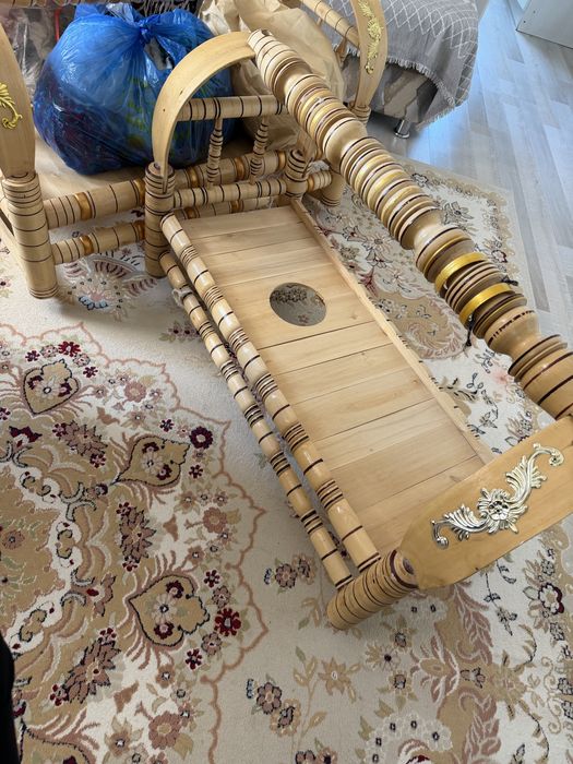 Бесік в хорошоем состоянии, отдам за 5к, имеются все вещи, г Астана,