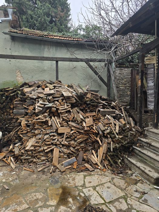 Дърва за огрев и горене.