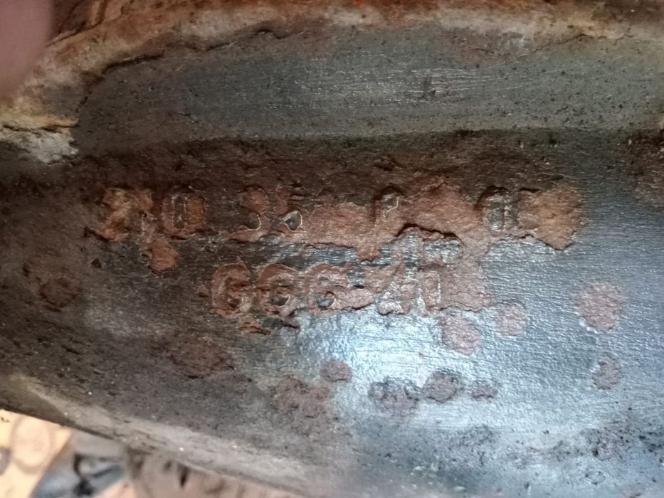 Продам запчасти на мерседес 210.