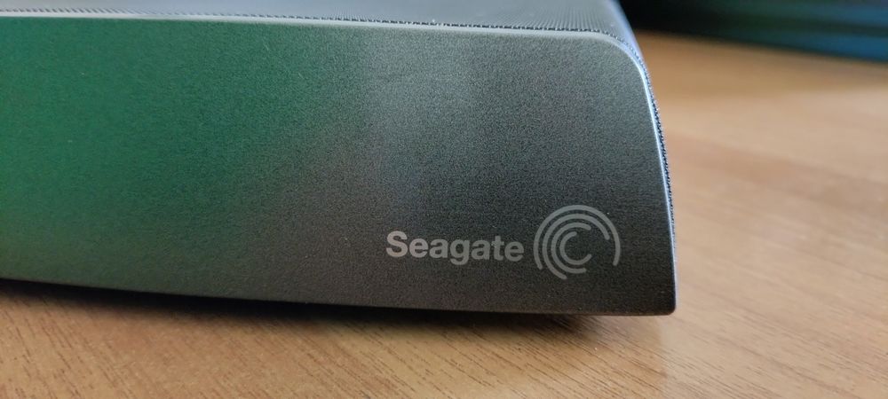 Сетевой диск хранилище Seagate SRN01C