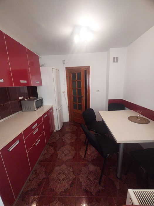 Inchiriez apartament 2 camere